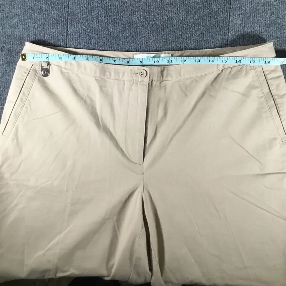 Liz Claiborne Golf shorts women’s size 16
